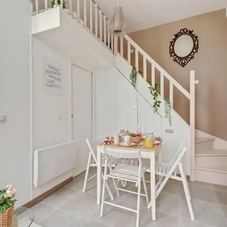 Charming & Cosy Flat In Heart Of Marais, 2min Walk To Art & Metier Museum Appartamento