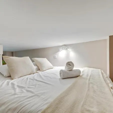 Charming & Cosy Flat In Heart Of Marais, 2min Walk To Art & Metier Museum Parigi